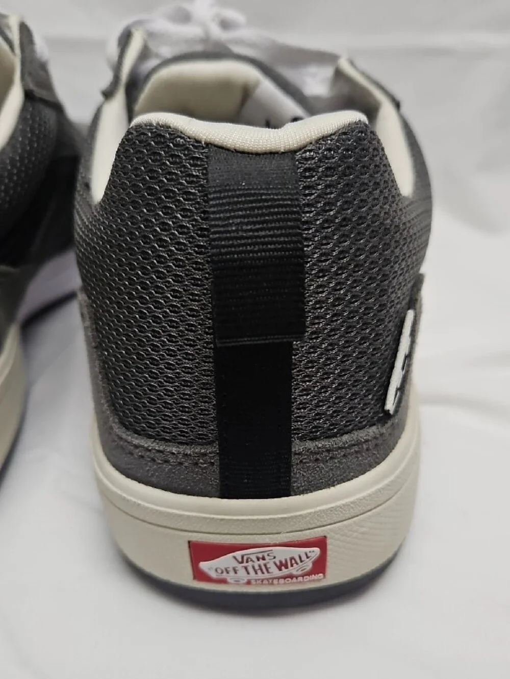 Vans Wayvee Mens 12 Grey White Black Suede Mesh Skate Shoes Sneakers